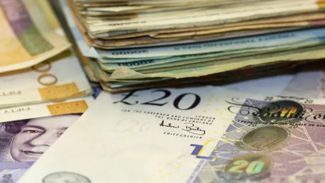 با اعلام زمان رسمی مذاکرات خروج از اتحادیه اروپا، ارزش پوند کاهش یافت