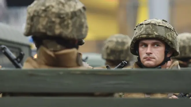 Украинские власти обещают ввести военное положение и объявить мобилизацию в случае, если ситуация на востоке и юге страны обострится