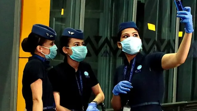 इंडिगो एयरलाइंस की महिला क्रू सदस्य