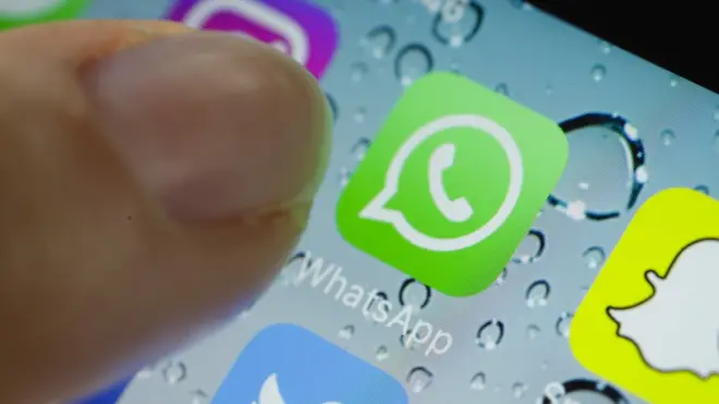 Facebook avait racheté ce service de messagerie gratuit pour plus de 20 milliards de dollars en 2014.