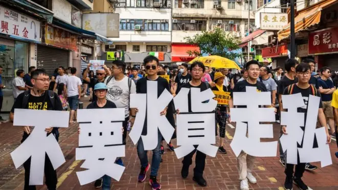 「水貨客」對深港邊境居民造成滋擾，引發民怨。