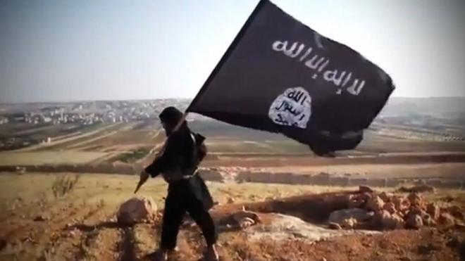 مقاتل من الدولة الإسلامية