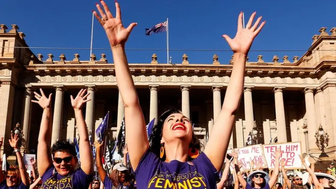 Avustralya'da düzenlenen Dünya Kadınlar Günü etkinliklerinden bir kadın.