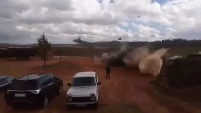 Момент взрыва с одной из видеозаписей