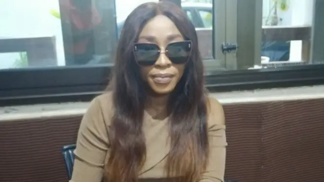 La chanteuse Séssimé a pourtant participé à un clip de sensibilisation dans son pays.