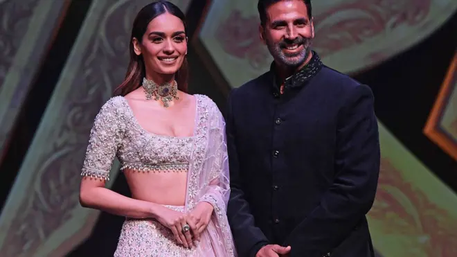 اکشے کمار کے ساتھ اس فلممیں ماڈل اور اداکارہ مانوشی چلر ہیں