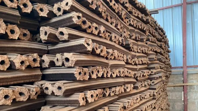 Briquettes z'uruganda Gisubizo Fuel Wood