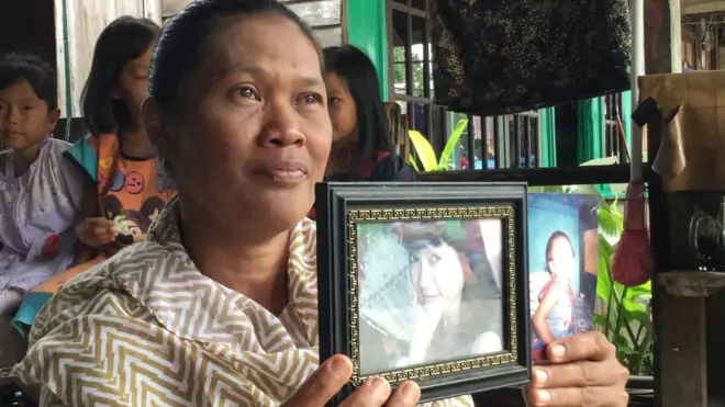 Siti Neneng, penduduk desa