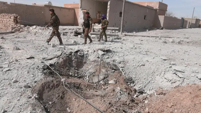 قوات سوريا الديمقراطية أصبحت على بعد نحو أربعين كيلومتر من مدينة الرقة، التي تسعى إلى حصارها، واستعادة السيطرة عليها بدعم من التحالف الدولي