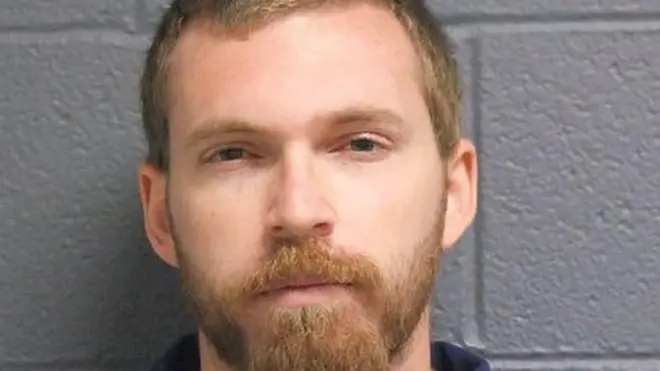 Christopher Mirasolo es un delincuente sexual, de acuerdo con las autoridades