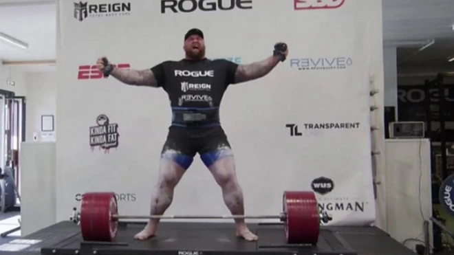 Hafthor Bjornsson make a new world record at his gym in Iceland