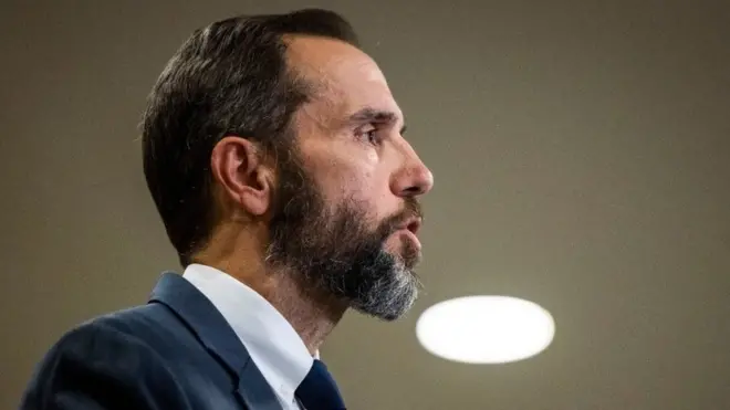 جاك سميث يعلن عن لائحة الاتهامات الموجهة ضد ترامب.