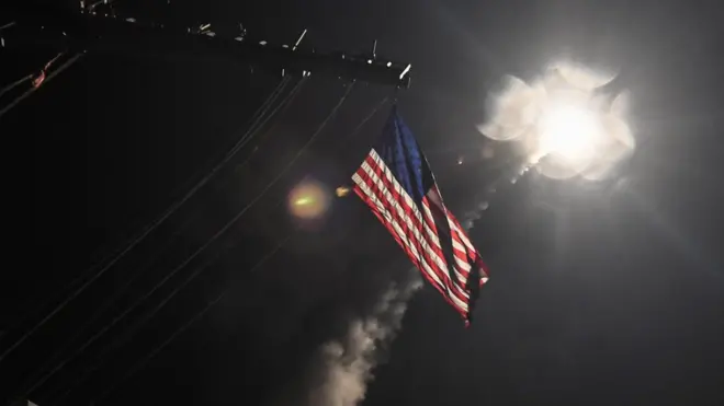 Пуск ракеты Tomahawk с американского эсминца