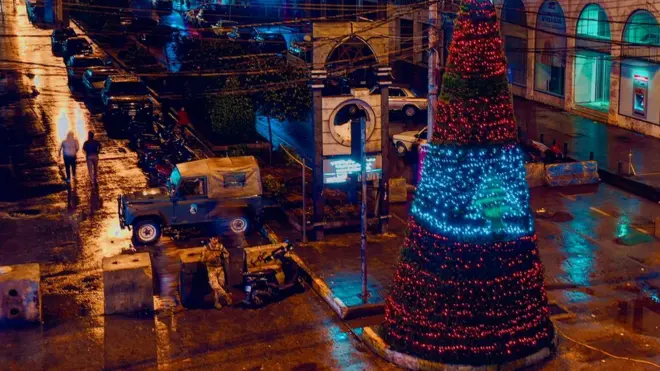 هذه ليست المرّة الأولى التي تنصب فيها شجرة كريسماس في طرابلس