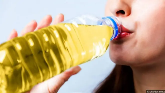 తాను రోజూ ఉదయం మూత్రం తాగడమే కాదు, ముఖం మీద రాసుకుంటానని కూడా ఓ మహిళ చెప్పారు.