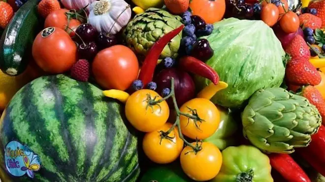 تناول الفواكه والخضار يطيل العمر ويحمي من الأمراض