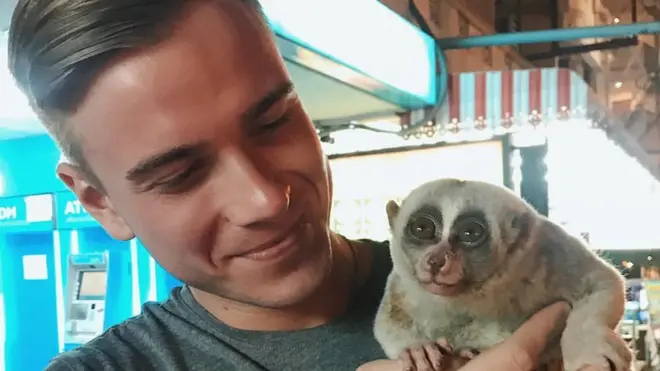 Крючков закончил Санкт-Петербургский политехнический университет - один из ведущих вузов мира по подготовке программистов, но сам айтишником не был. Последние несколько лет он путешествовал