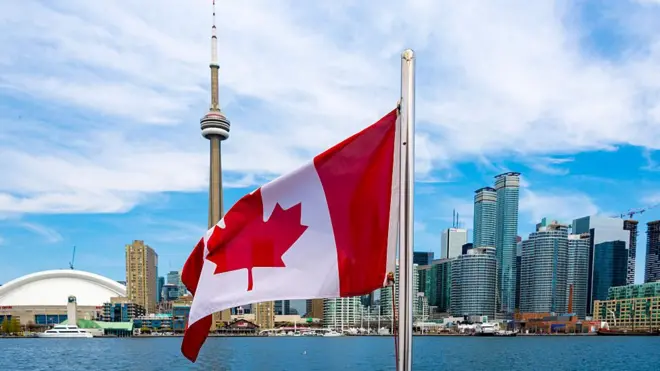 የካናዳ ሰንደቅ ዓላማ በቶሮንቶ ካናዳ
