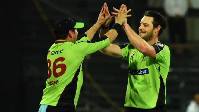 لاہور قلندرز کی لگاتار تیسری کامیابی کے بعد مجموعی چھ پوائنٹس کے باوجود وہ پوائنٹس ٹیبل پر سب سے نیچے ہے