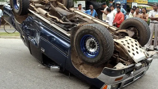 "බණ කීමෙන් පමණක් මාර්ග අනතුරු වළක්වන්න බැහැ"