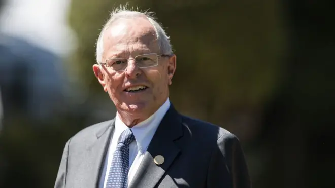 Tras menos de dos años en el poder, Kuczynski se enfrenta a la disyuntiva de renunciar a su cargo el miércoles o ser vacado (destituido) por el Congreso peruano.