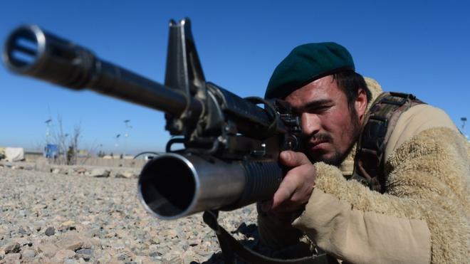 阿富汗政府軍士兵受訓
