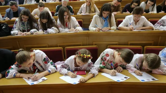 Отак писали диктант у Київському університеті імені Тараса Шевченка