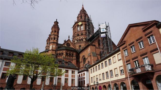 德国美因茨市因是古腾堡的故乡而出名。