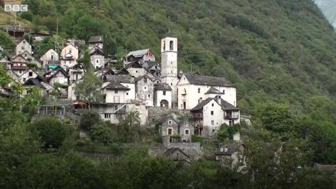 Кориппо, самая маленькая деревня Швейцарии, находится на грани вымирания.