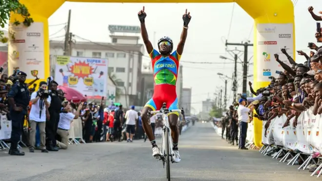 Contestants for di African U-23 cycling race, Cameroon
