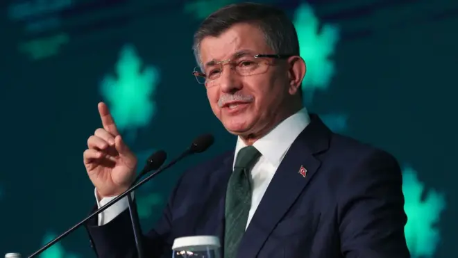 Ahmet Davuoğlu'nun liderliğindeki Gelecek Partisi geçtiğimiz günlerde siyasi ahlak reformunu savunan Temiz Siyaset Belgesi'ni kamuoyuna açıkladı.