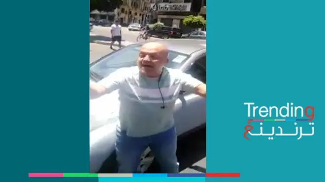 أب لبناني ينفجر غضبا في الشارع بحثا عن الدواء لابنته المريضة