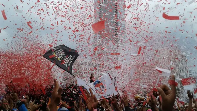 Suasana kampanye terakhir cagub-cawagub DKI nomor urut 1, Agus Harimurti Yudhoyono-Sylviana Murni, di Lapangan Stadion Soemantri Brodjonegoro, Kuningan, Jakarta Selatan.
