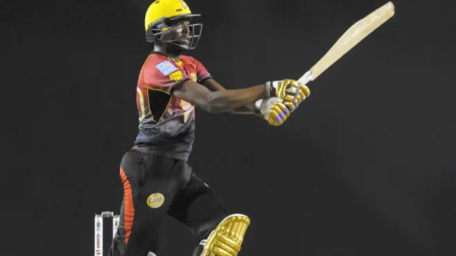 کوپر په پایلوبه کې دوه څلوریزې او دوه شپږیزې ووهلې