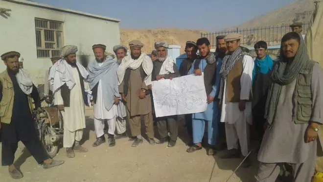 د بامیان پښتانه او تاجک له څو کلونو راهیسې وخت ناوخت د ځايي ادارې پرضد ورته اعتراض کوي.