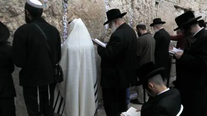 Menteri pertanian Israel mengatakan doa dapat membantu mengatasi krisis.