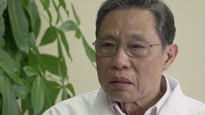 中國國家衛健委高級別專家組組長鍾南山接受訪問，表示新型肺炎疫情相信會在二月中或下旬達到頂峰，然後保持平穩，之後再下降。同時他向中國政府發出呼籲，希望訂下嚴厲的法律，禁止市民進食野生動物。 提到「吹哨者」李文亮醫生時，鍾南山一度哽咽，為他感到驕傲。