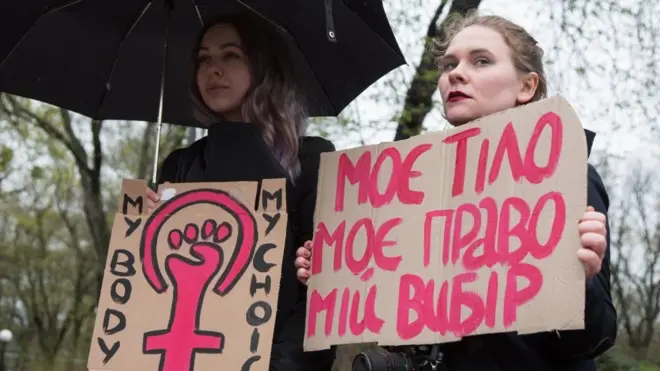 Протест спрямований проти нового законопроекту, який пропонує заборонити аборти