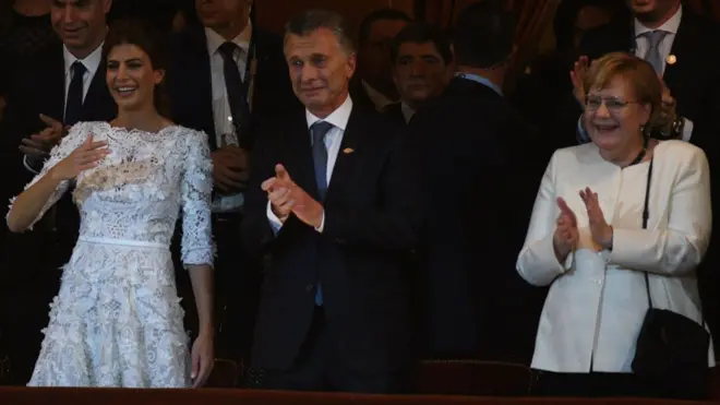Una imagen para la historia. Primera vez que Macri llora en público.