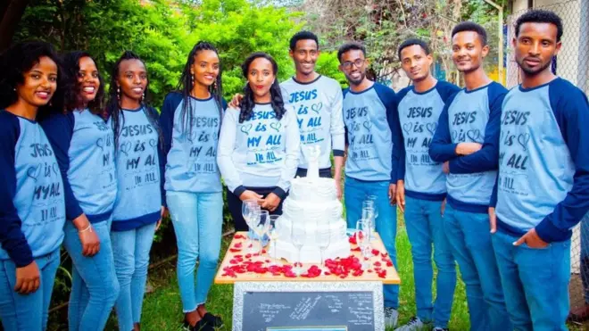 Oliyaadiif Biiftuu hiriyyoota isaanii waliin