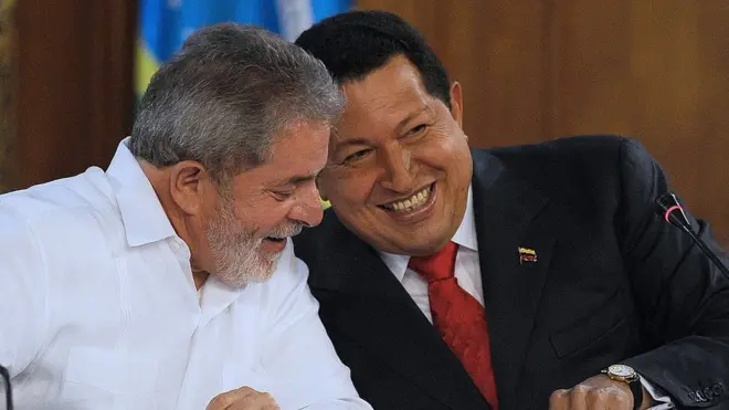 En su apogeo (2008-2009), el Foro de Sao Paulo tenía entre sus miembros a los partidos de los presidentes de Brasil, Argentina, Bolivia, Venezuela y Ecuador.s (En la foto: Lula y Chávez en 2010).