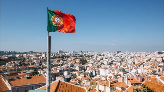 Bandeiraestrategia para jogar roletaPortugal com vistaestrategia para jogar roletaLisboa ao fundo