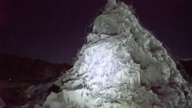 Glaciar fabricado por el hombre