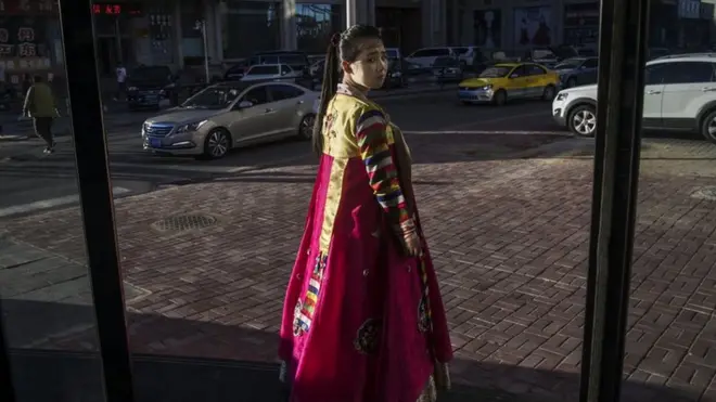 En la ciudad china de Dandong, se pueden ver a muchos norcoreanos trabajando en restaurantes.