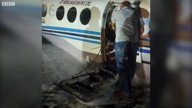 इमरजेंसी लैंडिंग