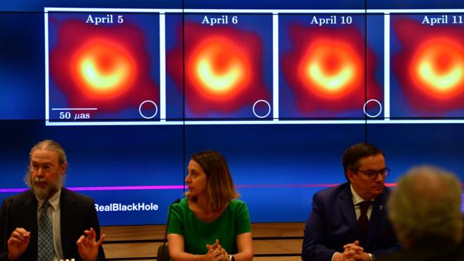 拍摄黑洞的科学家团队在美国举行记者会