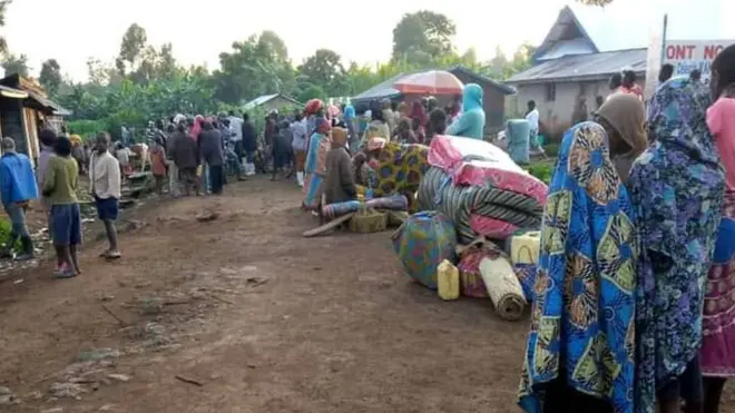 Itsinda ry'abantu bavuye mu byabo