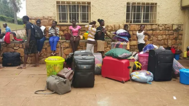 Ardada ayaa hadda billaabay inay isaga tagaan jaamacadda.