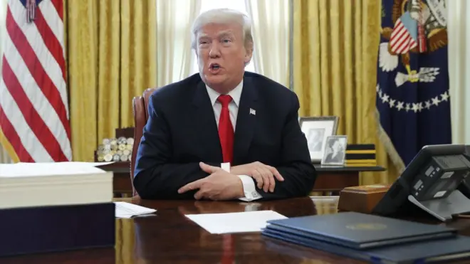 Aunque no existe un botón físicamente, todo presidente de Estados Unidos tiene los códigos para activar un ataque nuclear.