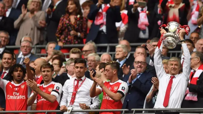 Với riêng huấn luyện viên Arsene Wenger, đây đã là danh hiệu FA Cup thứ 7 của Giáo sư người Pháp,